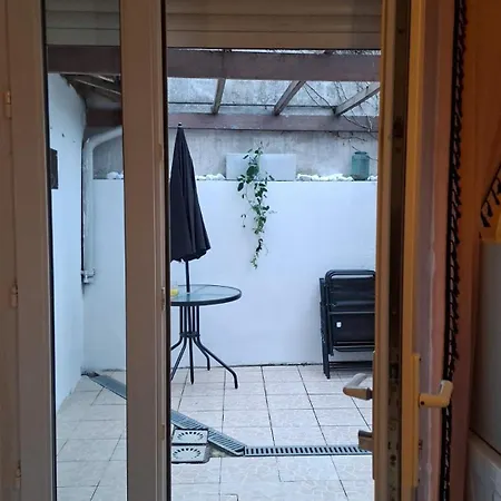 شقة Petit Avec Terrasse *