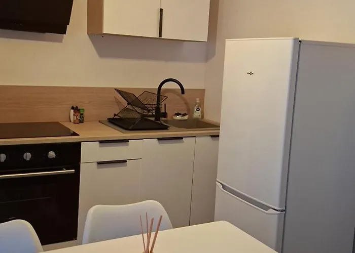 Petit Avec Terrasse *